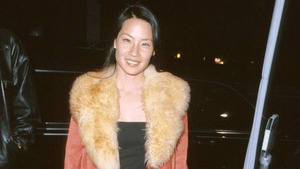 Great Outfits in Fashion History: Lucy Liu in a Red Suede Coat