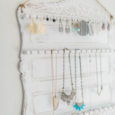When it comes to crafting, one of our favourite things to make is jewelry