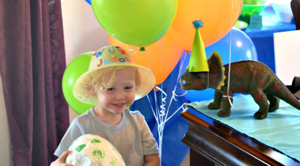 How to Throw a Totally Dino-Mite Dinosaur Party